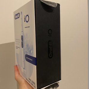 Oral-B iO rechargable electric Toothbrush